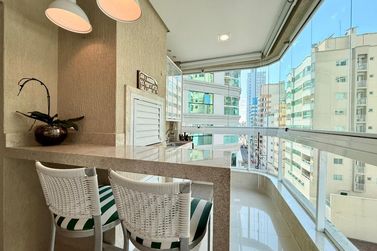 Apartamento &agrave; venda - 150m&sup2; - Meia Praia