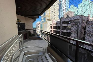 Apartamento &agrave; venda - 121m&sup2; - Meia Praia