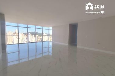 Apartamento para alugar - 125m&sup2; - Centro