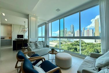 Apartamento &agrave; venda - 190m&sup2; - Meia Praia