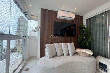 Apartamento &agrave; venda - 142m&sup2; - Meia Praia