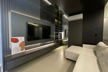 Apartamento &agrave; venda - 135m&sup2; - Meia Praia