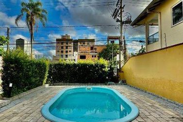 Casa para alugar - 230m&sup2; - Na&ccedil;&otilde;es