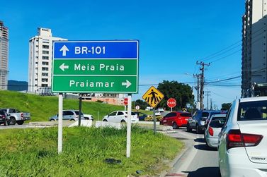 Terreno &agrave; venda - 300m&sup2; - Jardim Praia Mar
