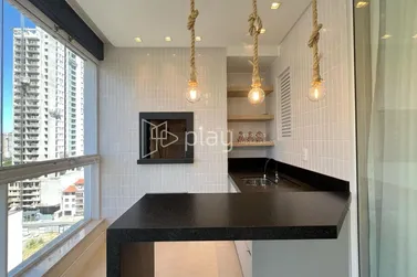 Apartamento &agrave; venda - 128m&sup2; - Meia Praia