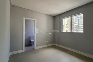 Apartamento &agrave; venda - 190m&sup2; - Meia Praia