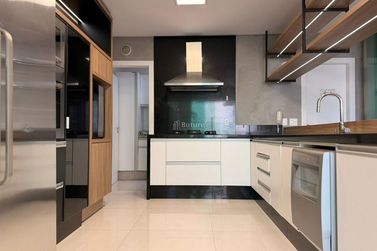 Apartamento &agrave; venda - 177m&sup2; - Centro