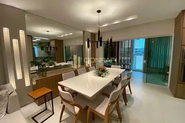 Apartamento &agrave; venda - 145m&sup2; - Meia Praia