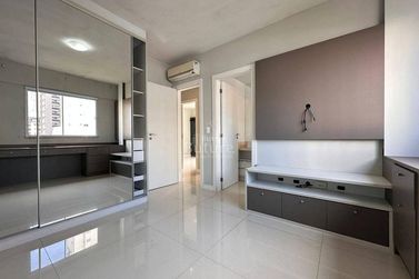 Apartamento &agrave; venda - Meia Praia