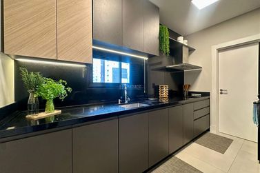 Apartamento &agrave; venda - 127m&sup2; - Meia Praia