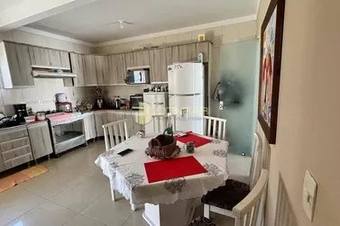 Casa &agrave; venda - 250m&sup2; - Casa Branca