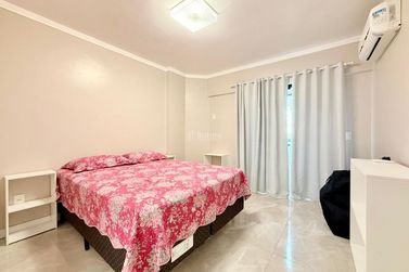 Apartamento &agrave; venda - 160m&sup2; - Meia Praia