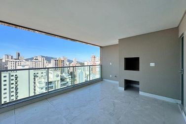 Apartamento &agrave; venda - 159m&sup2; - Meia Praia