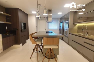 Apartamento para alugar - 138m&sup2; - Centro