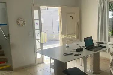 Casa &agrave; venda - 205m&sup2; - Meia Praia
