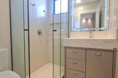 Apartamento para alugar - 127m&sup2; - Meia Praia