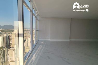 Apartamento para alugar - 125m&sup2; - Centro