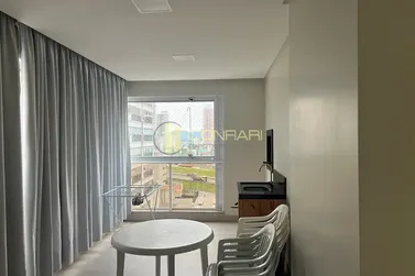 Apartamento para alugar - 180m&sup2; - Meia praia