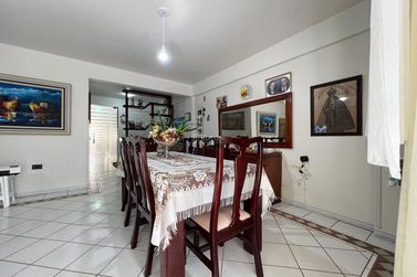 Apartamento &agrave; venda - 140m&sup2; - Meia Praia