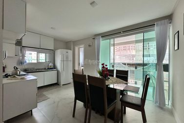 Apartamento &agrave; venda - 86m&sup2; - Meia Praia