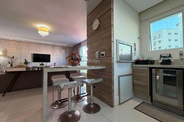 Apartamento &agrave; venda - 130m&sup2; - Centro