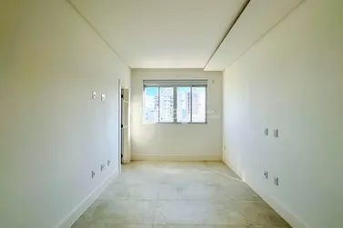 Apartamento &agrave; venda - 297m&sup2; - Meia Praia