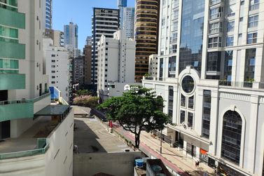 Apartamento para alugar - 112m&sup2; - Centro