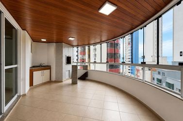 Apartamento &agrave; venda - 126m&sup2; - Centro