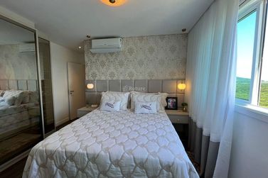 Apartamento &agrave; venda - 110m&sup2; - Meia Praia