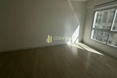 Apartamento &agrave; venda - 179m&sup2; - Meia Praia