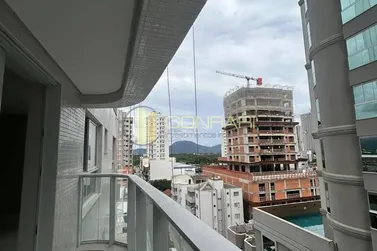 Apartamento &agrave; venda - 132m&sup2; - MEIA PRAIA