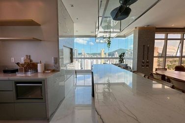 Apartamento &agrave; venda - Meia Praia