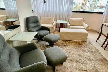 Apartamento para alugar - 130m&sup2; - Centro