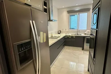 Apartamento &agrave; venda - 18250m&sup2; - meia praia