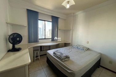 Apartamento para alugar - 228m&sup2; - Centro