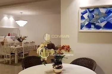 Apartamento &agrave; venda - 130m&sup2; - Meia Praia