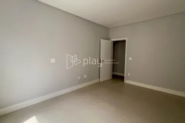 Apartamento &agrave; venda - 160m&sup2; - Meia Praia