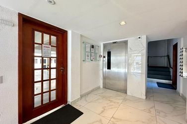 Apartamento &agrave; venda - 65m&sup2; - Meia Praia
