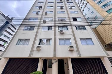 Apartamento &agrave; venda - 81m&sup2; - Centro