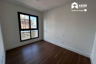 Apartamento para alugar - 125m&sup2; - Meia Praia