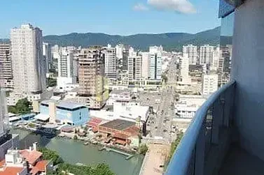 Apartamento &agrave; venda - 128m&sup2; - Meia Praia