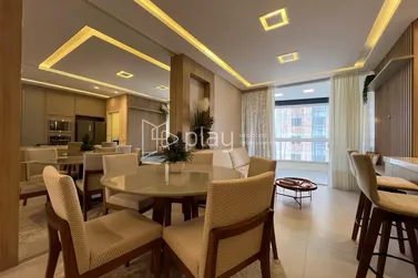 Apartamento &agrave; venda - 128m&sup2; - Meia Praia