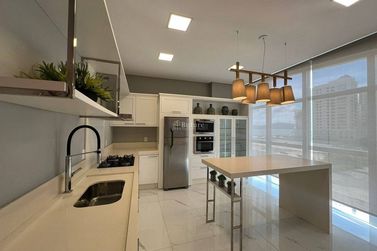 Apartamento &agrave; venda - Meia Praia