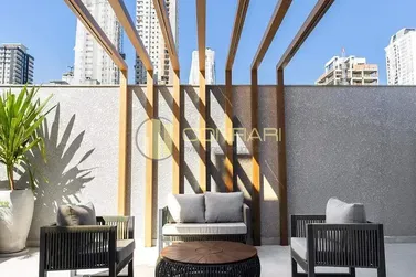 Apartamento &agrave; venda - 135m&sup2; - Meia Praia