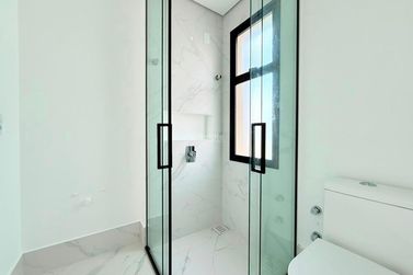Apartamento &agrave; venda - 180m&sup2; - Meia Praia