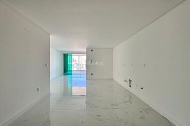 Apartamento &agrave; venda - 159m&sup2; - Meia Praia