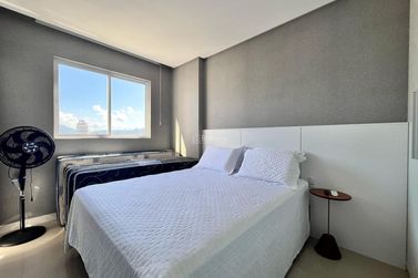 Apartamento &agrave; venda - 148m&sup2; - Meia Praia