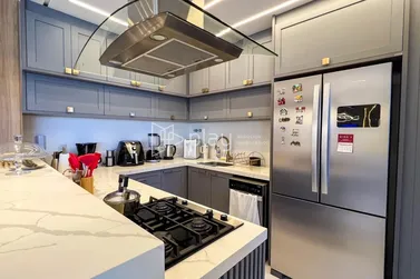 Apartamento &agrave; venda - 180m&sup2; - Meia Praia