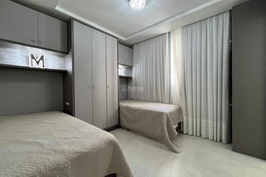 Apartamento &agrave; venda - 107m&sup2; - Meia Praia