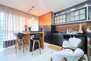 Apartamento &agrave; venda - 198m&sup2; - Meia Praia